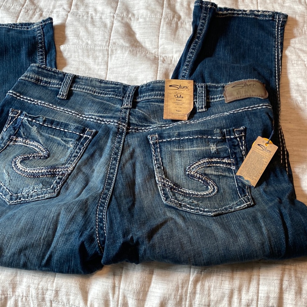 New!  Silver Jeans Suki capri